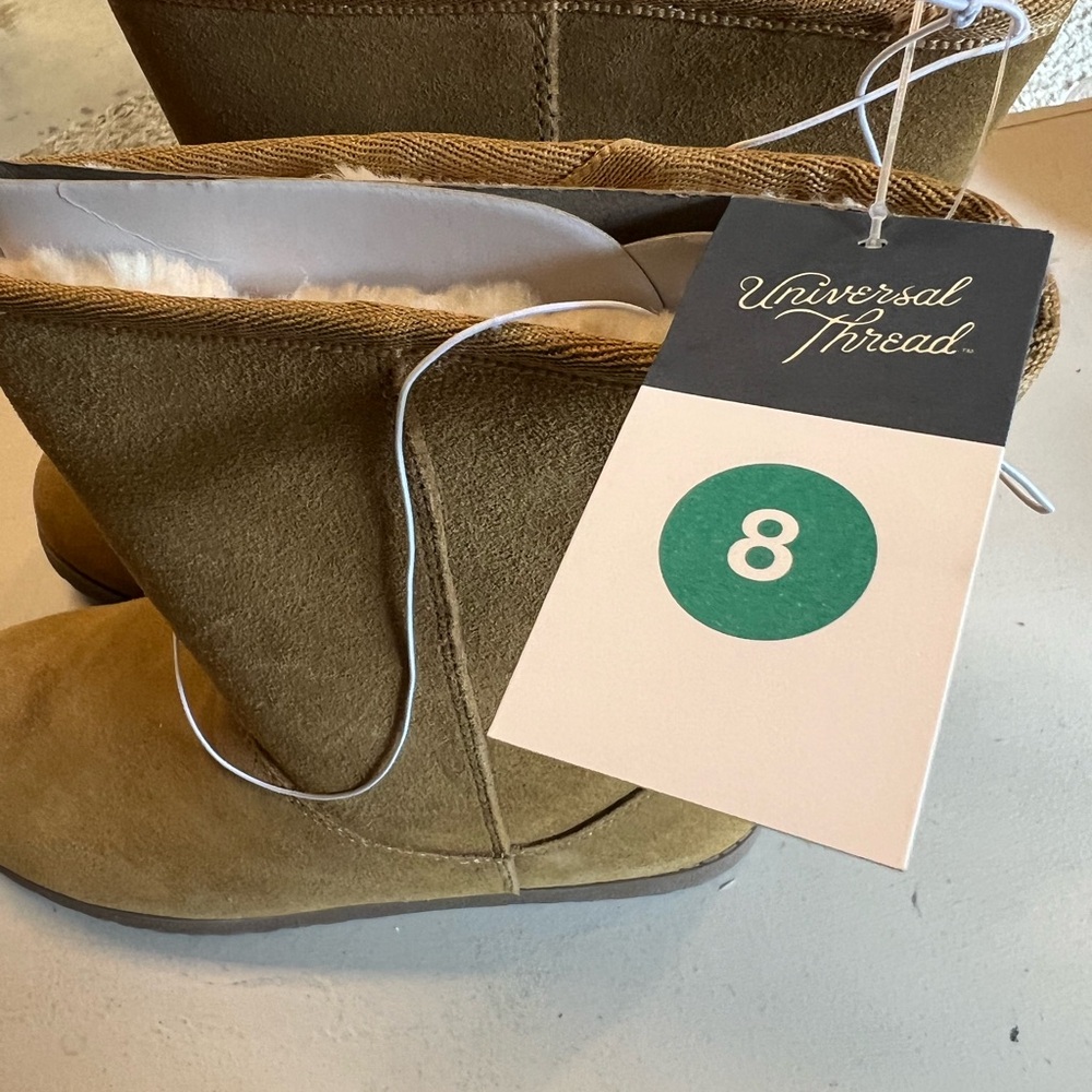 Universal thread women boots. - Picture 3 of 5